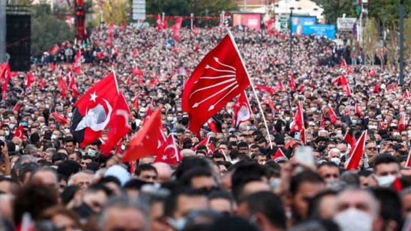 Tutuklamalar ve yangının ardından ilk anket: Oy oranları nasıl değişti, Zafer Partisi ne durumda? 6